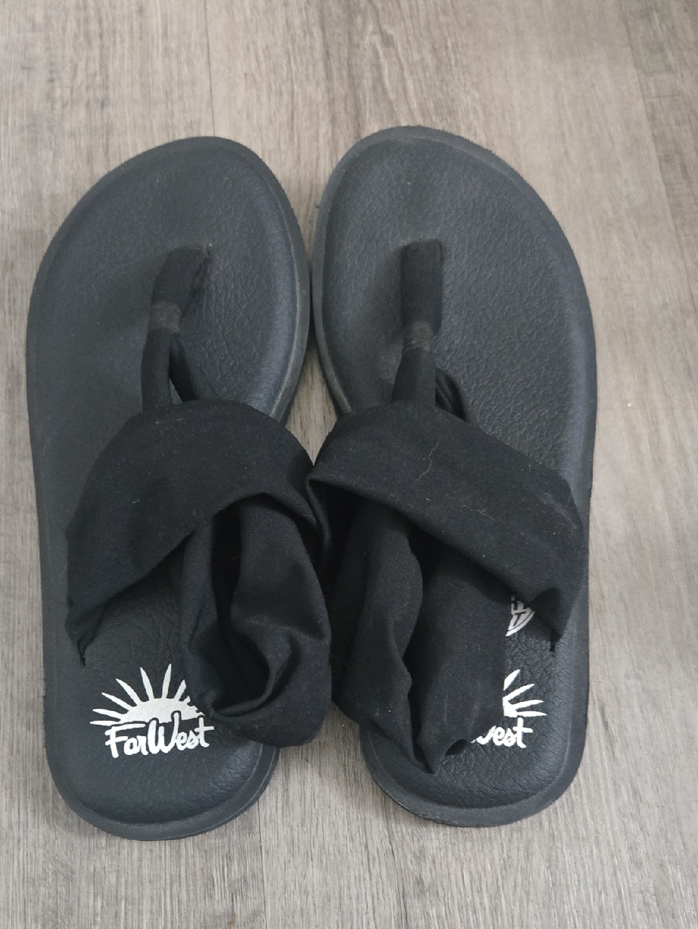 FarWest Women’s Black Twist Strap Sandals